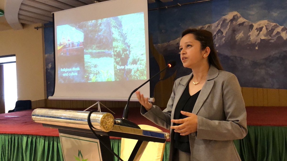 🏔️The Third Pole workshop: Reporting on Fragility in the Himalayas

"A study in central Nepal found that groundwater is six times more important than snowmelt in river water flow." 

Karishma Khadka of <a href="/icimod/">ICIMOD</a> gives a presentation on the crucial role of mountain springs.