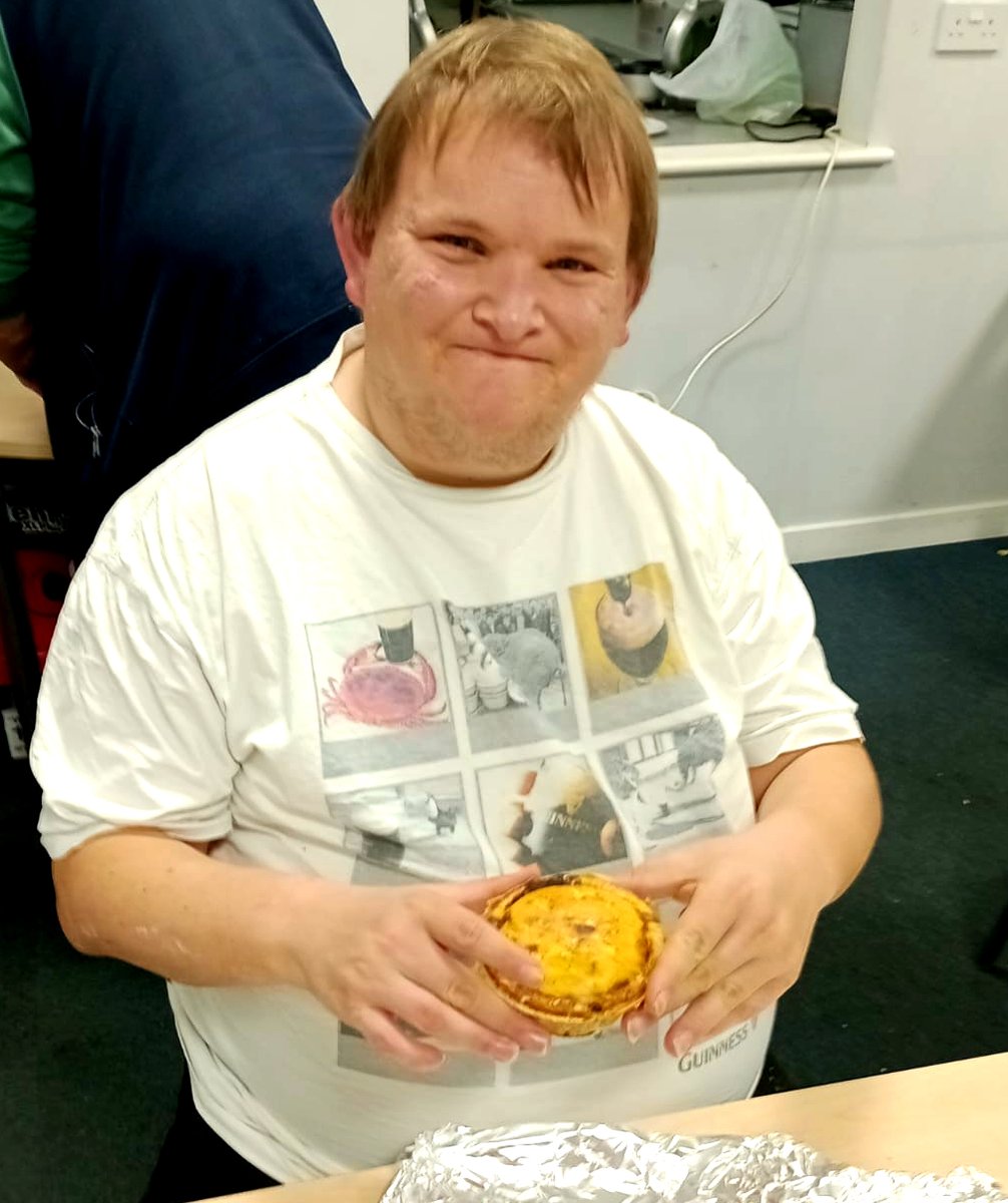 A smashing Pie of the Week from the Heaton <a href="/menspieclub/">Men’s Pie Club</a> chaps. Ham, leek and potato, with a pease pudding and cheese crust. 🔥