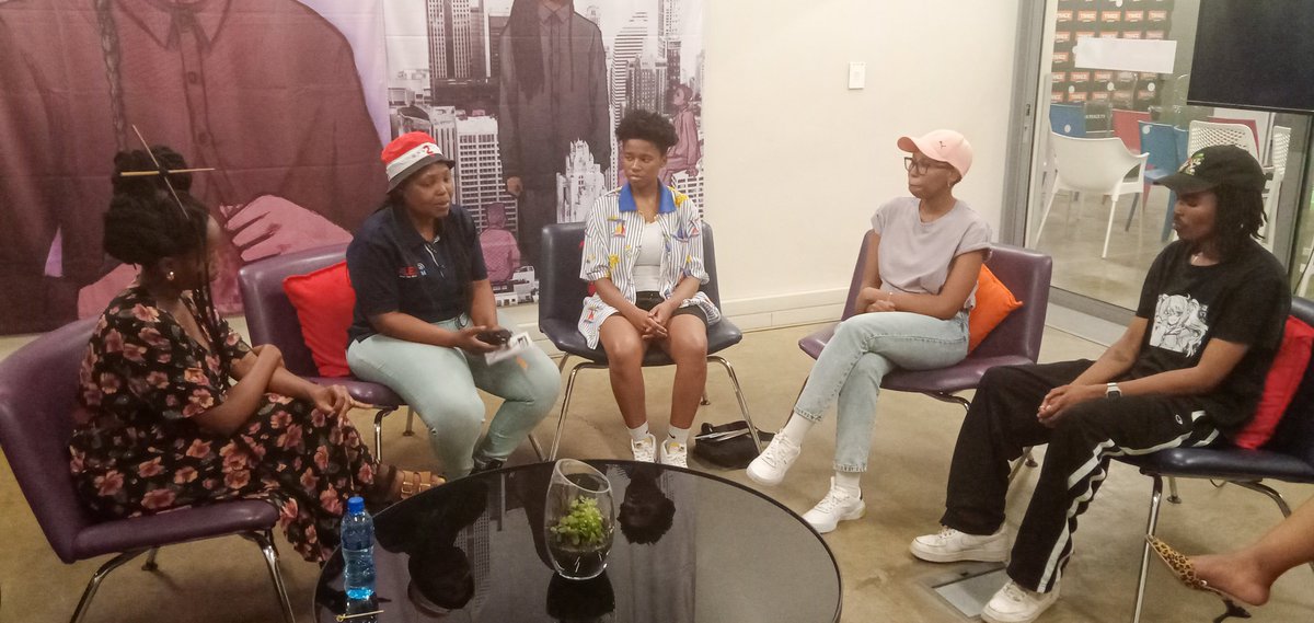 AlexFMRadio891's tweet photo. Lerato from The Real Deal Yangempela at @fakugesi with @mmathebe_z from @TelkomZA and the @witsMDST Film Students.
#innovation
#CreativeConsciousness
#Gamingwithapurpose
#eSportgaming https://t.co/LthcUvcgFx