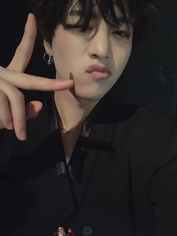 gravitationeus's tweet photo. — Here are some Pictures of our beloved #RAVN 🤍🌙 • #protectRAVN #ONEUS #RAVNONEUS https://t.co/VpQlH0GGmA