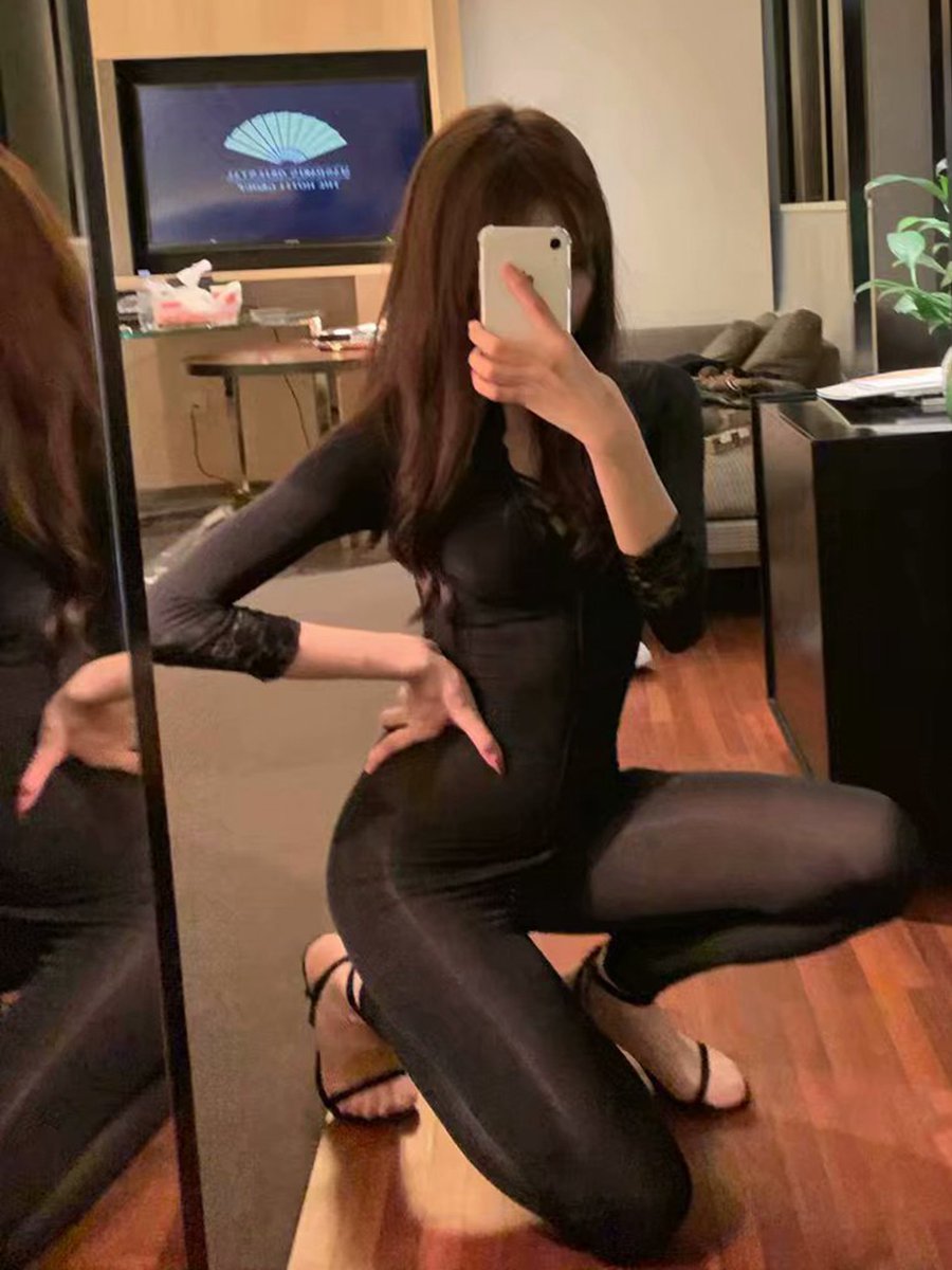 물이 넘쳐흐르고 욕구가 충만한건 당신만이 나한테 할수 있는거에요, 저의 몸이 제 말을 듣지 않는것처럼요