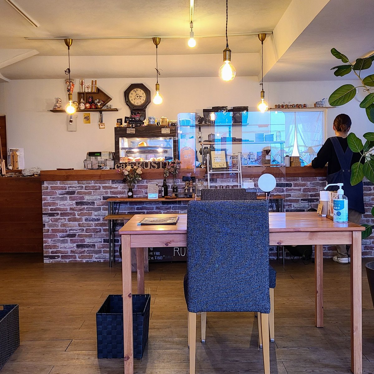 SaeCue's tweet photo. #中野市 へ行ったらcafe RUSTICオススメ❗
#チーズケーキ と #カフェオレ 美味しくて～👍️
トトロとネコバス描いてくれたよ😁

#caferustic #長野県 #カフェ #レストラン #スイーツ #コーヒー #お茶 https://t.co/9AjEjaT71n