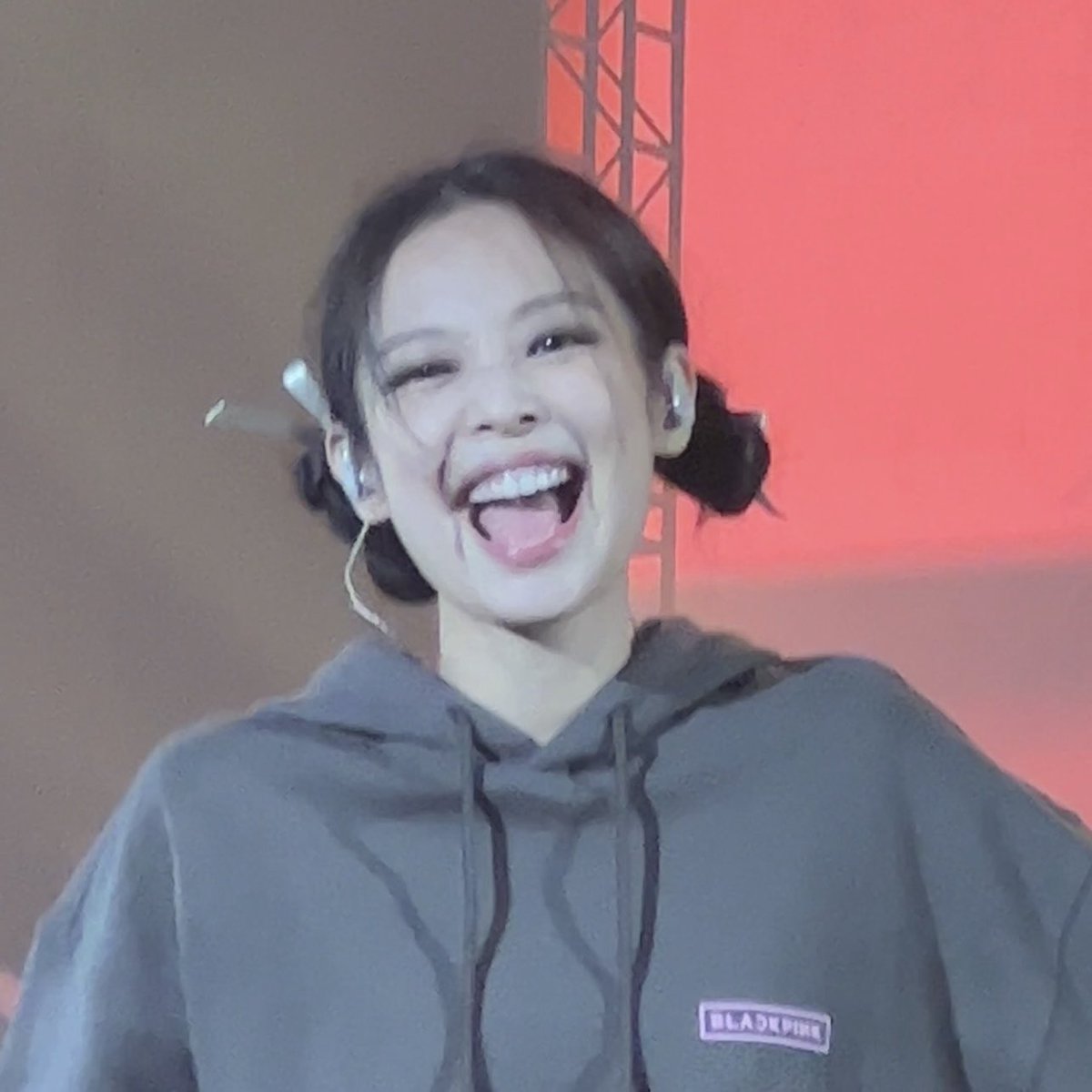 firejennie's tweet photo. her smile 🥹🥹🥹 https://t.co/Mx5EHw8Kjp