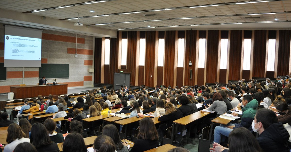 Journées du lycéen : les inscriptions sont ouvertes !
👨‍🎓👩‍🎓 Futurs bacheliers, venez découvrir les campus et les formations #UNICAEN.
📆 15, 16 et 17 novembre
Infos &amp; inscriptions 👉 unicaen.fr/evenement/jour…