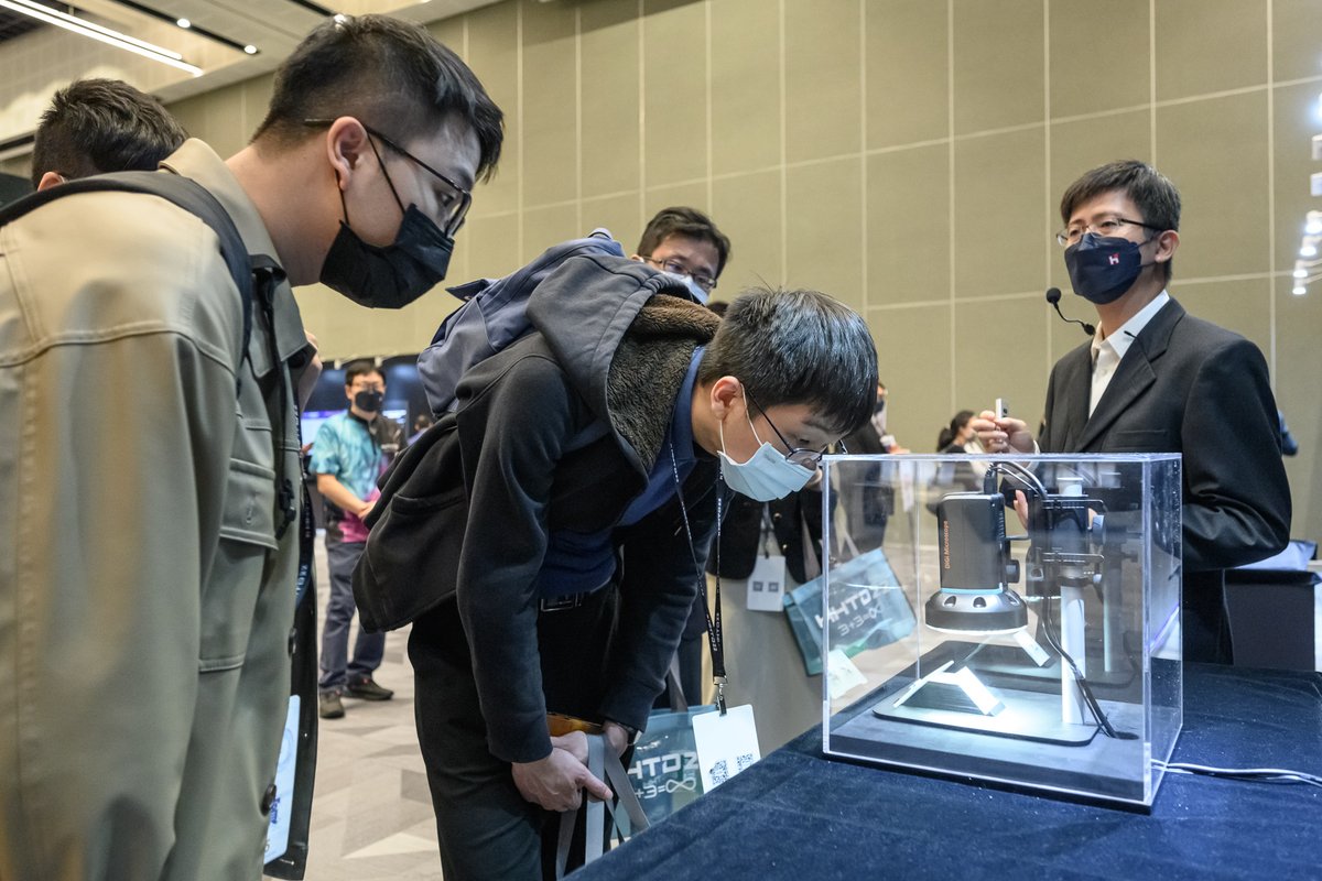 HonHai_Foxconn's tweet photo. Semiconductor, AI, quantum computing, ion trap, LEO Satellite and EV cybersecurity…Hon Hai Research Institute (HHRI) shows you the wonders of technology in our world today at HHTD22!
#HHRI #HonHaiResearchInstitute #Foxconn #HHTD22 #2022HonHaiTechDay #HonHaiTechnologyGroup https://t.co/vr03QHkSGh