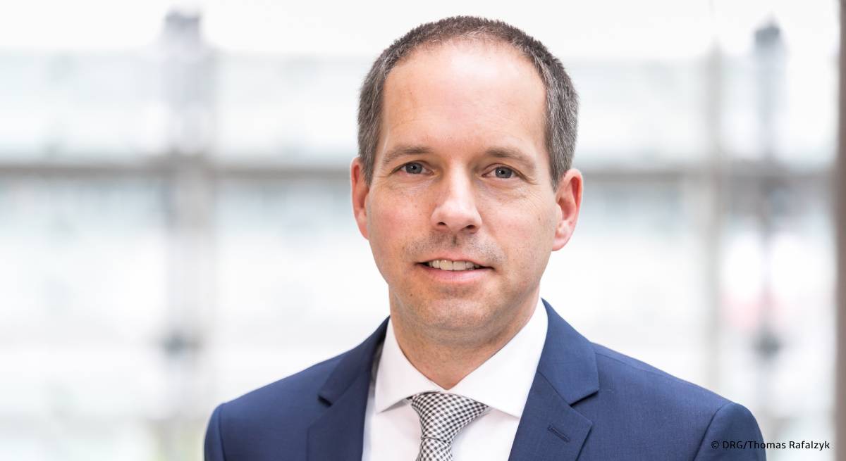 DRG.de (@drg_de) on Twitter photo Univ.-Prof. Dr. Gerald Antoch, Direktor des Instituts für Diagnostische und Interventionelle Radiologie am <a href="/UniklinikDUS/">Uniklinik Düsseldorf</a>, ist seit Juni 2022 Sprecher Gesundheitsstrategie der DRG. Im Interview erklärt er, warum diese Position eingerichtet wurde: drg.de/de-DE/10260/pr… Univ.-Prof. Dr. Gerald Antoch, Direktor des Instituts für Diagnostische und Interventionelle Radiologie am <a href="/UniklinikDUS/">Uniklinik Düsseldorf</a>, ist seit Juni 2022 Sprecher Gesundheitsstrategie der DRG. Im Interview erklärt er, warum diese Position eingerichtet wurde: drg.de/de-DE/10260/pr…