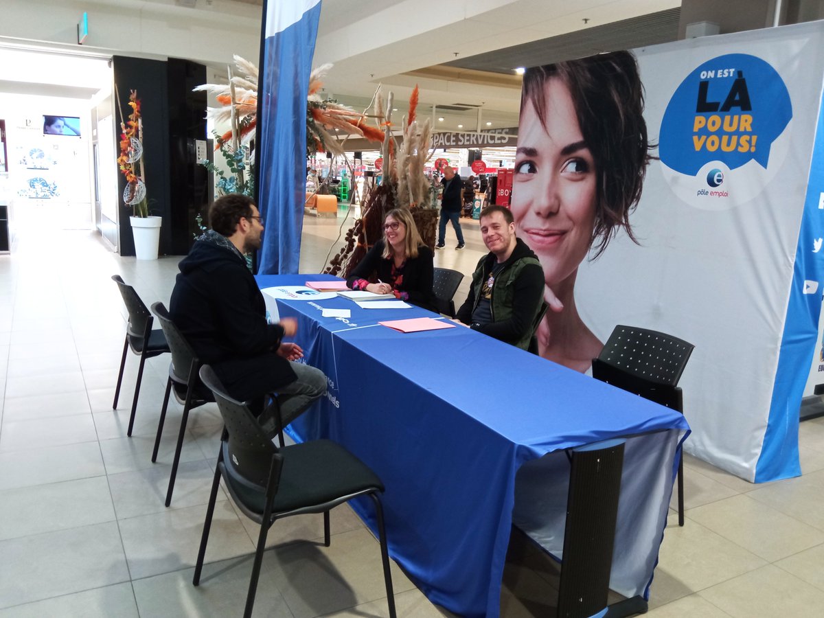 #TousMobilisés ce jour l'action avec @poleemploi_HDF Amiens pour le forum de l'emploi au sein de la galerie marchande @Auchan de Dury + de 60 postes à pourvoir dans la restauration et le commerce et des animations
<a href="/Prefet80/">Préfet de la Somme</a> <a href="/SHaussoulier/">Stéphane Haussoulier</a> <a href="/FanyRuin/">Fany Ruin Pro</a> <a href="/AmiensMetropole/">Amiens Métropole - Ville d’Amiens</a>