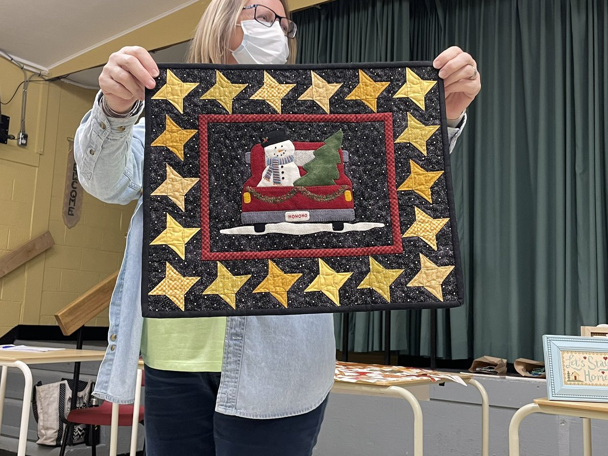 MayflowerQG's tweet photo. Thank you to Darlene D’eon Designs for coming to our guild@meeting tonight to do a trunk show https://t.co/zR1cPwcQz0 https://t.co/cxf1If2DMU