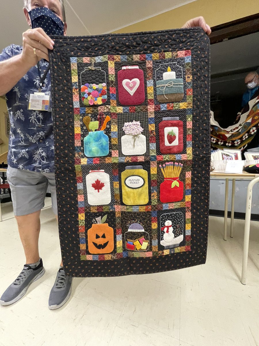 MayflowerQG's tweet photo. Thank you to Darlene D’eon Designs for coming to our guild@meeting tonight to do a trunk show https://t.co/zR1cPwcQz0 https://t.co/cxf1If2DMU