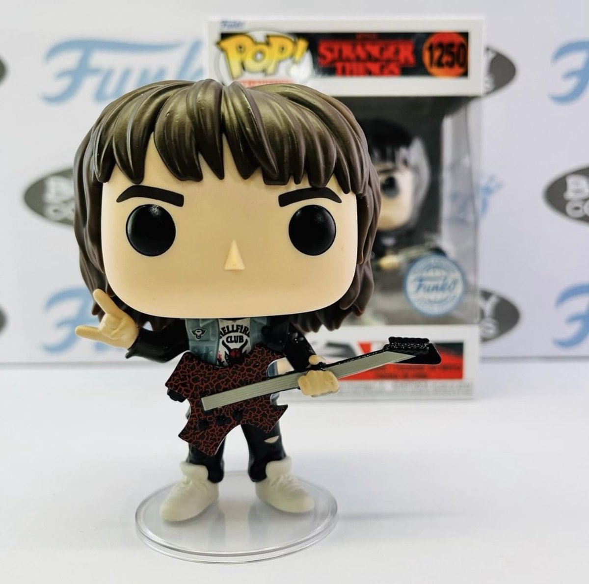 Target Exclusive Eddie spotted overseas with the new Funko Special Edition sticker, which implies a new wave of this POP! Vinyl are coming down pipeline. 

📸 bullyboycollectibles

#StrangerThings #EddieMunson #Funko