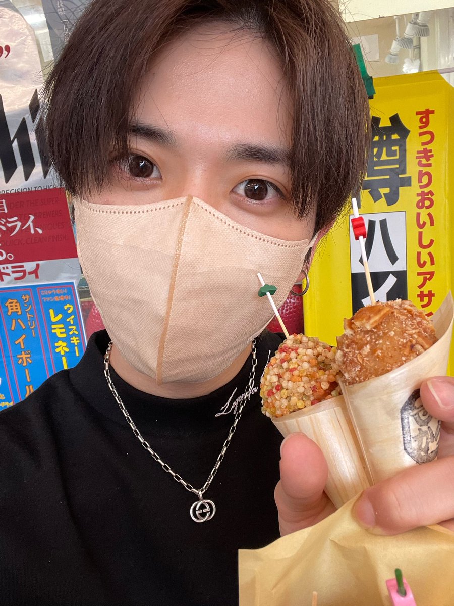 RyononK's tweet photo. 浅草に一人旅してきました🏮

あと明日お昼12時に大切なご報告があります！🎉㊗️

#浅草 #旅 #一人旅 https://t.co/fMZQsffNZg