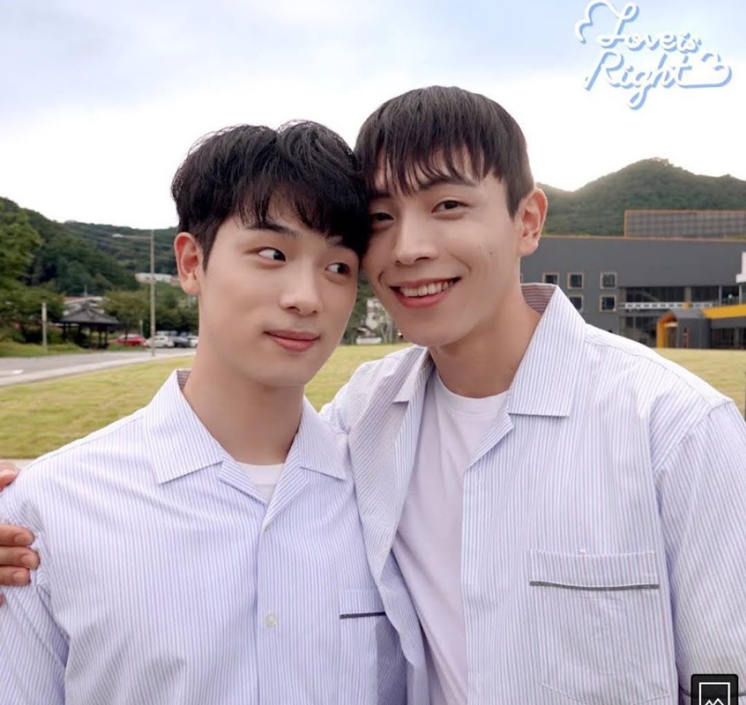 Benjaporntum's tweet photo. #LoveIsRight จะมีทั้งหมด 4 ตอน ไม่รู้ว่าจะออกมาเป็นยังไงต่อ แต่ก็จะรอดู พอดูตอนแรกไปในความเห็นส่วนตัวคิดว่ามันเป็นเหมือน เป็นเรื่องราวที่ถ่ายทอดออกมาเป็น MV  ใครยังไม่ดูไปดูในยูทูปได้ https://t.co/FMITMewXgc https://t.co/YX1WWmeTm6