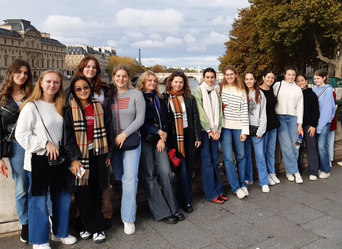 Premier aperçu de la Tour Eiffel! #WycombeAbbey #WycombeML