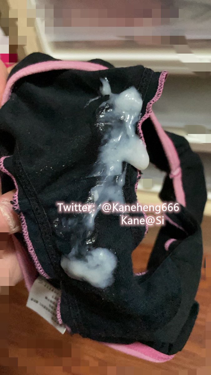 Kaneheng666's tweet photo. 大家还记得拿他女友原味袜子内裤给我打手枪的小哥吗，今天那哥们和女友在家啪非要把我叫过去潜伏在隔壁房间���原味内裤给我玩让我射满精液，他拿回去给女友穿上还拿鸡鸡顶进去骗他女友是他射的，刺激是刺激，咱就是说能不能让我休息一下毕竟周末还有活动。#线下活动 #淫妻 #绿帽 #精液 #内裤 https://t.co/5LVqidhyeB