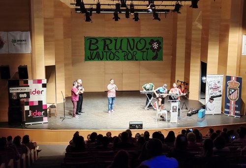 boadilladigital's tweet photo. #Boadilla del Monte se vuelve a solidarizar con la causa de Bruno 
7ª gala ‘Sonrisas por Bruno’ #Monólogos #OcioMadrid #Solidaridad https://t.co/lPD24oYyKc https://t.co/QIXTyGfds1
