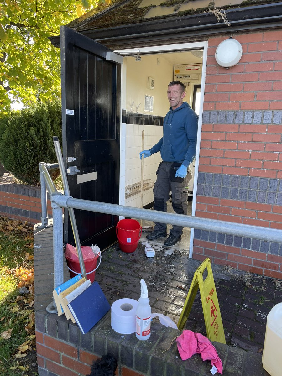 elbonharas's tweet photo. Dovetail Cleaning working in partnership with @CRTYorkshireNE 
@CRTContactUs 
Deep Cleaning our CRT Facilities at Goole Marina 
Thank You Smelling Lovely now 😊
#DontSayIOnlyMoan https://t.co/MDATuRlbbH