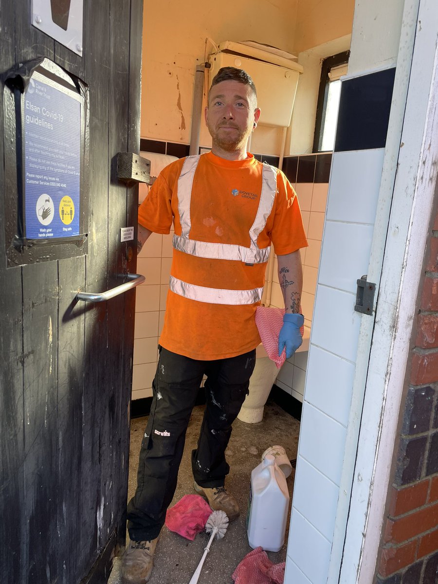 elbonharas's tweet photo. Dovetail Cleaning working in partnership with @CRTYorkshireNE 
@CRTContactUs 
Deep Cleaning our CRT Facilities at Goole Marina 
Thank You Smelling Lovely now 😊
#DontSayIOnlyMoan https://t.co/MDATuRlbbH
