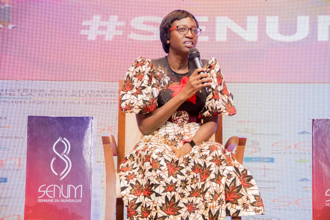 Senum_Benin's tweet photo. #SENUM2022 #TALKSOW
- Quand est-ce que la SBIN lancera ses services ?
- ''On est dans la semaine du numérique, avant la fin, nous le saurons !''
Un #scoop de @Tesou2012 Directrice de la SBIN SA, Ă propos du lancement des services de @sbin_sa
#waxeho #BéninNumérique https://t.co/YFfHsddS2L