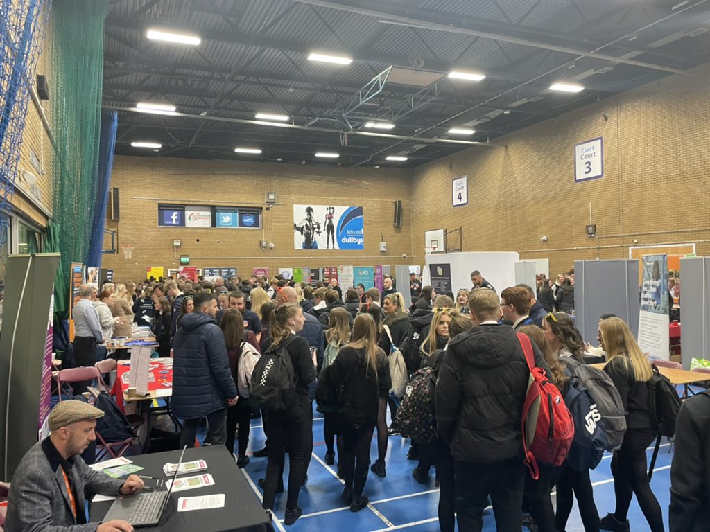 AccentOE's tweet image. Great atmosphere here today at the @CaerphillyCBC #WhatWorksNow

Helping young people as they start their journey into the world of work. Come and say 👋🏼

#TeachingAssistants #Careers