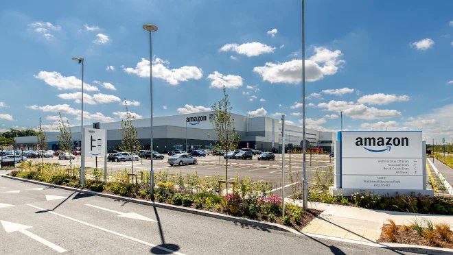 jqbilbao's tweet photo. Tánaiste Leo Varadkar officially opens Amazon's new fulfilment centre in Dublin. He unveiled a plaque and took a tour of the 630,000 square foot warehouse - https://t.co/atiwpqlZeR #AmazonIreland @AmazonNewsEU https://t.co/0ZDd2iNbNw