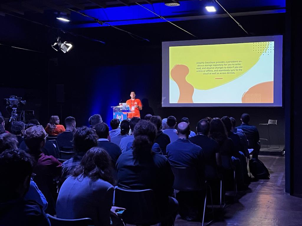 gulcincamlibel's tweet photo. Reklam ve işbirliği 🤪#codemotionmilan2022 https://t.co/Wlve60c6DD