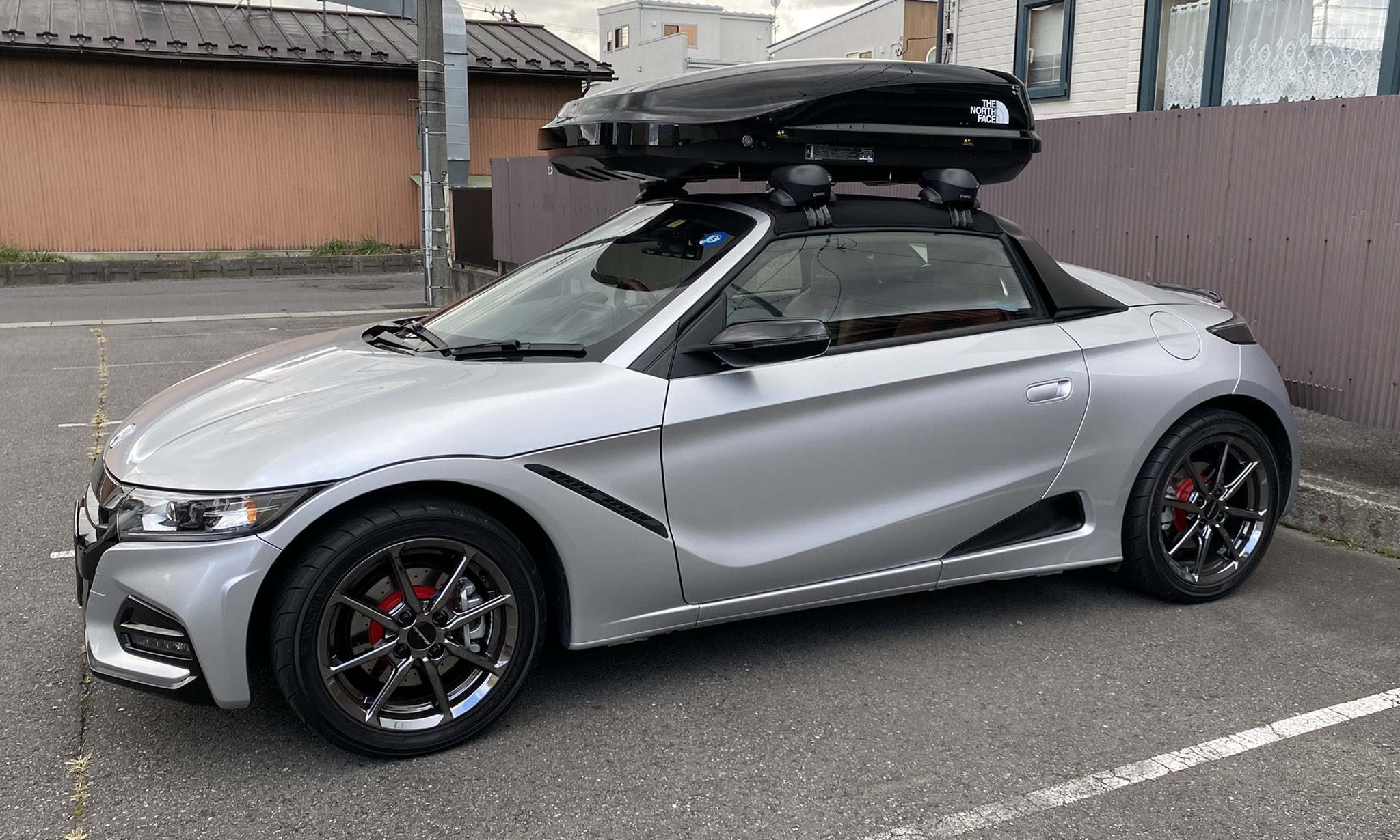 コロ助 週末ソロキャン準備 ルーフボックス装着 試運転 異常無し でもスマホ落として画面が割れた 異常アリ S660 T Co Svvgwctjyd Twitter