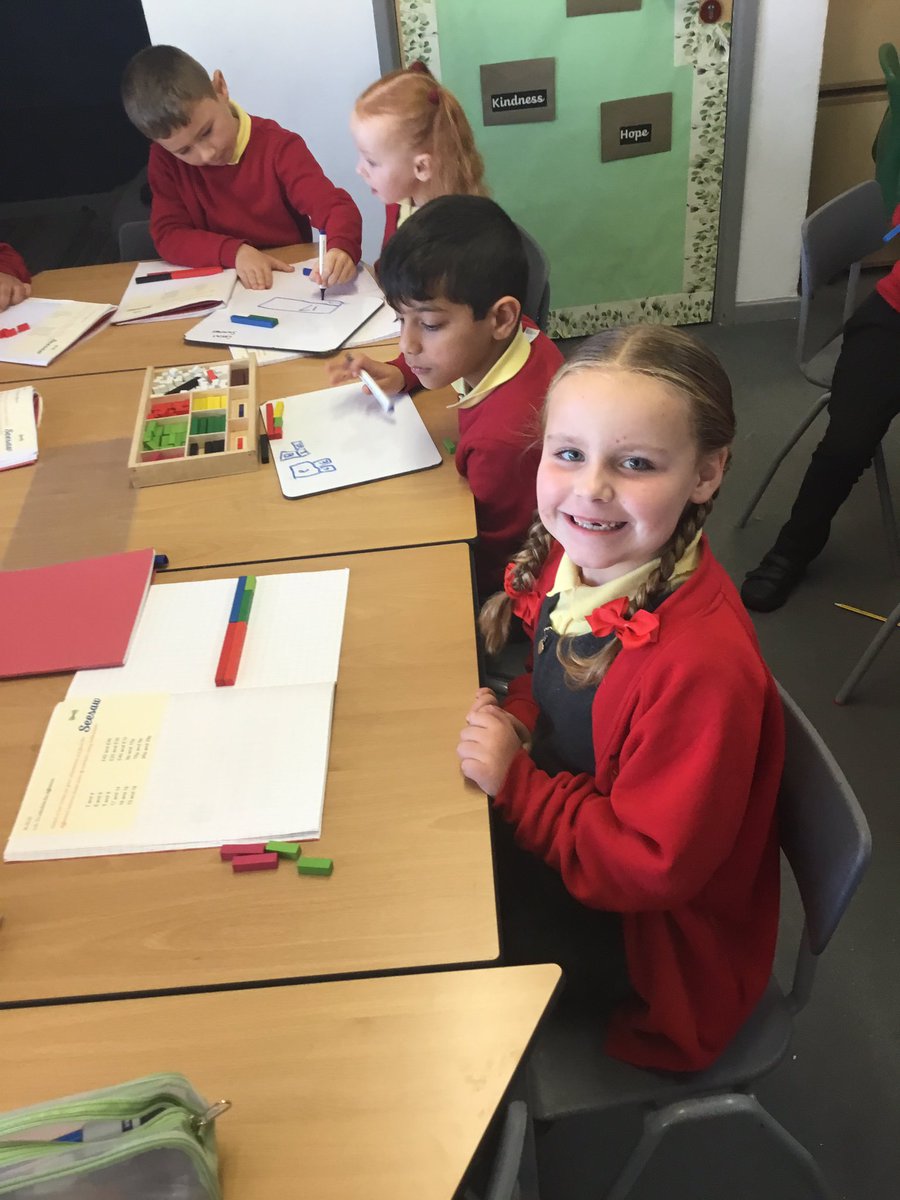 yeartwophoenix's tweet photo. We are developing our understanding of finding the difference. We used @CuisenaireCo to support our learning. #barmodels #findthedifference https://t.co/kTST2dX5qi