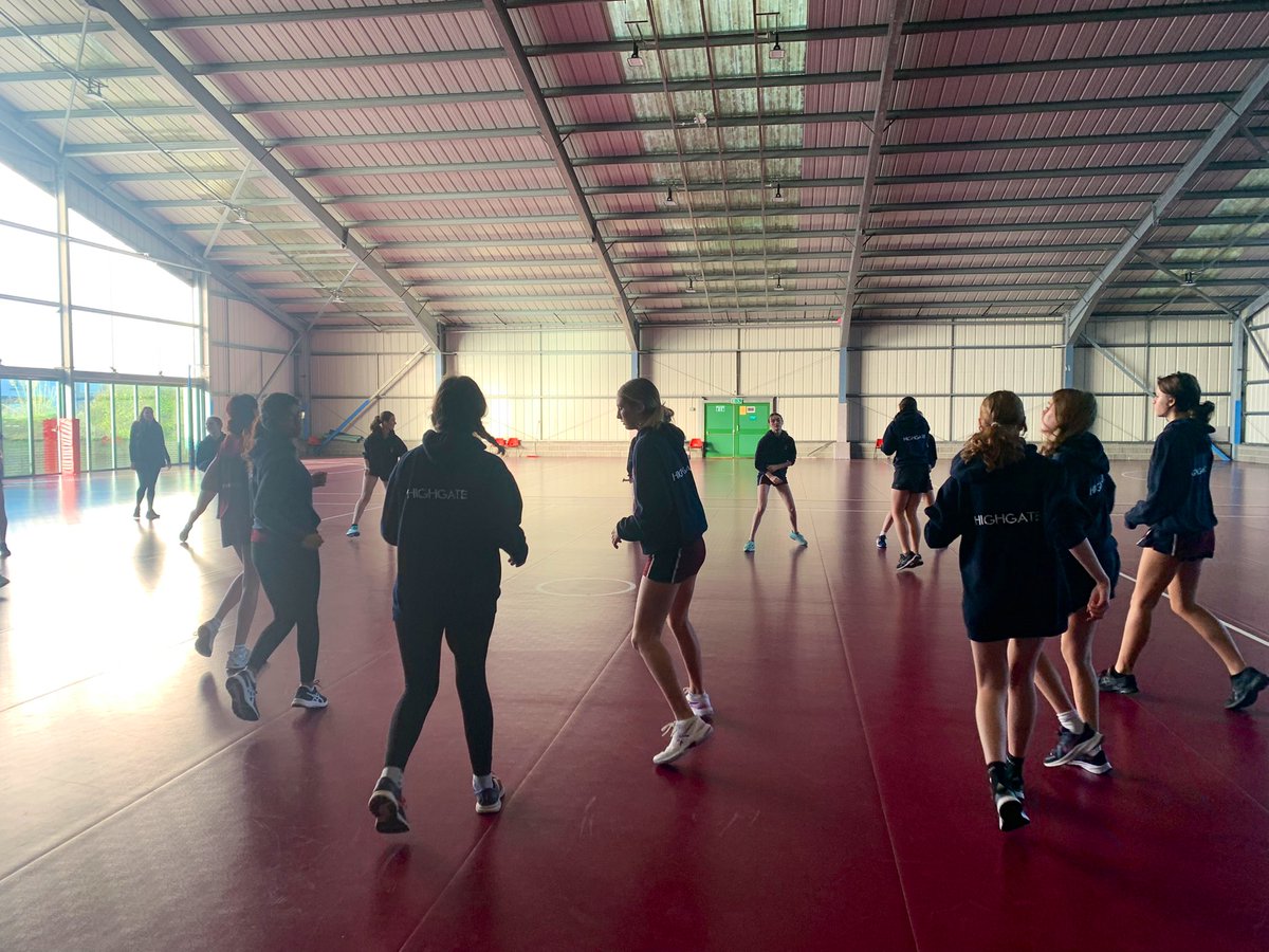 HighgateSpEx's tweet photo. The second training session on tour for #HighgateNetball was spent with Jersey Netballβs Lauren, focusing on our Attack π₯ Great preparation for their fixtures later today π#HighgateTours2022 @inspiresport https://t.co/He32in6Ec6