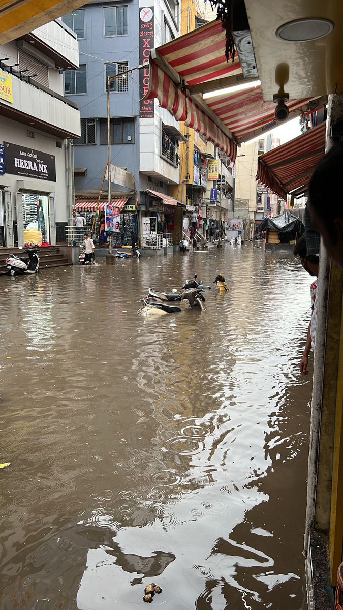 sajjanrajmehta's tweet photo. @nagarjund @CMofKarnataka @BBMPCOMM @dineshgrao @presidentfkcci @PTI_News @BBMPCOMM @BBMPAdmn @chairmanbwssb @PCMohanMP @BZZameerAhmedK 
#nammametro
#Chickpet
#Sultanpet
#Oldtharugupet
#Sundaymarket
#infrastructure
#Siliconcity
#Bbmp
#Smartcity
 @BLRSmartCity  @chairmanbwssb 
Please Please Please https://t.co/Ydyxcp8MkY