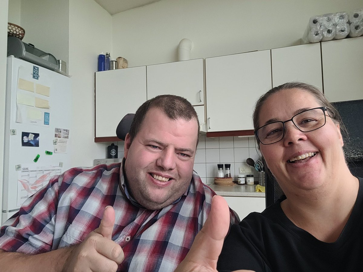 Hertil formiddag har jeg haft besøg af Ester fra <a href="/KDpolitik/">Kristendemokraterne</a> til en snak om handicapområdet samt sundhedsområdet

Tak for besøget 😎