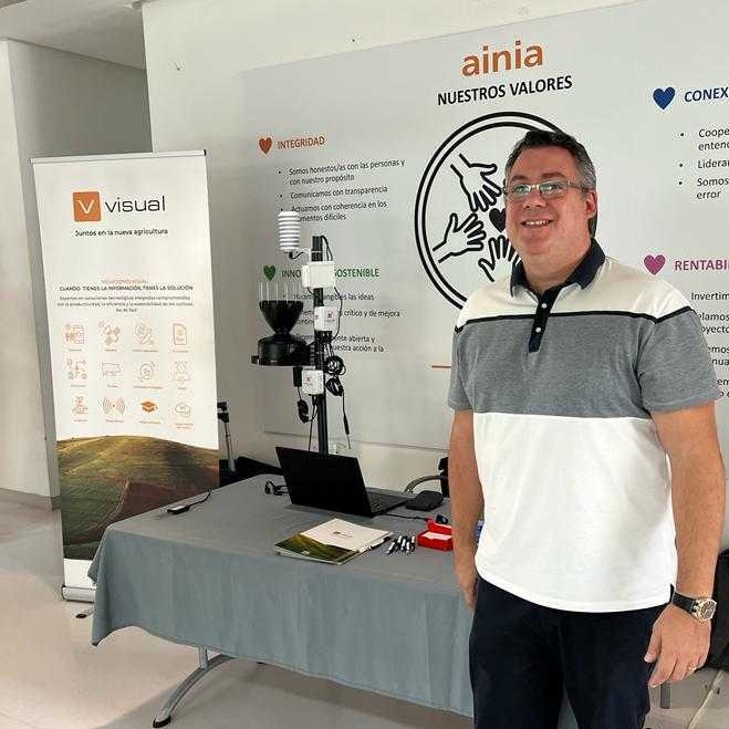 visualNACert's tweet image. 💥¡No paramos!💥Tras la jornada de transferencia tecnológica de @GVAivia🍋nos vamos directos a @ainiatecnologia a mostrar todos los beneficios de #visualsensor.
Y a las 15.20h @chechemaps ¡expondrá nuestra visión de la transformación digital!
#sensorizacion #agricultura #agtech