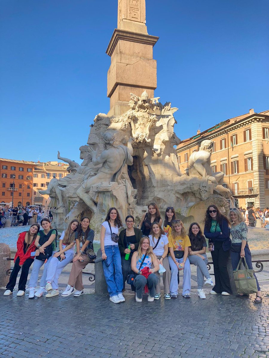 FHSRegentsPark's tweet photo. This Half Term, our History of Art and Art students have swapped the cold streets of London for the sunny streets of Rome and Florence for a pizza-fuelled trip exploring both cities' rich arts and culture scenes #FHSArt #Trip #Rome #Florence https://t.co/BR4cKwkUij