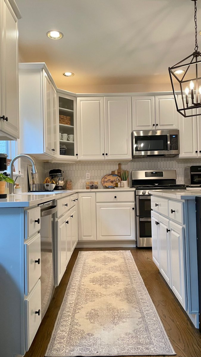 johnbennerco's tweet photo. Kitchen cabinet project!
.
We resurfaced this 32-piece kitchen cabinetry.
.
Color: Standard white
.
#johnbennercompany #painting #drywall #wallpaper #wallcovering #familybusiness #since1889 #kitchencabinets #sherwinwilliams #interiordesign #tritechsprayers #paintline https://t.co/2YYWldEQRE