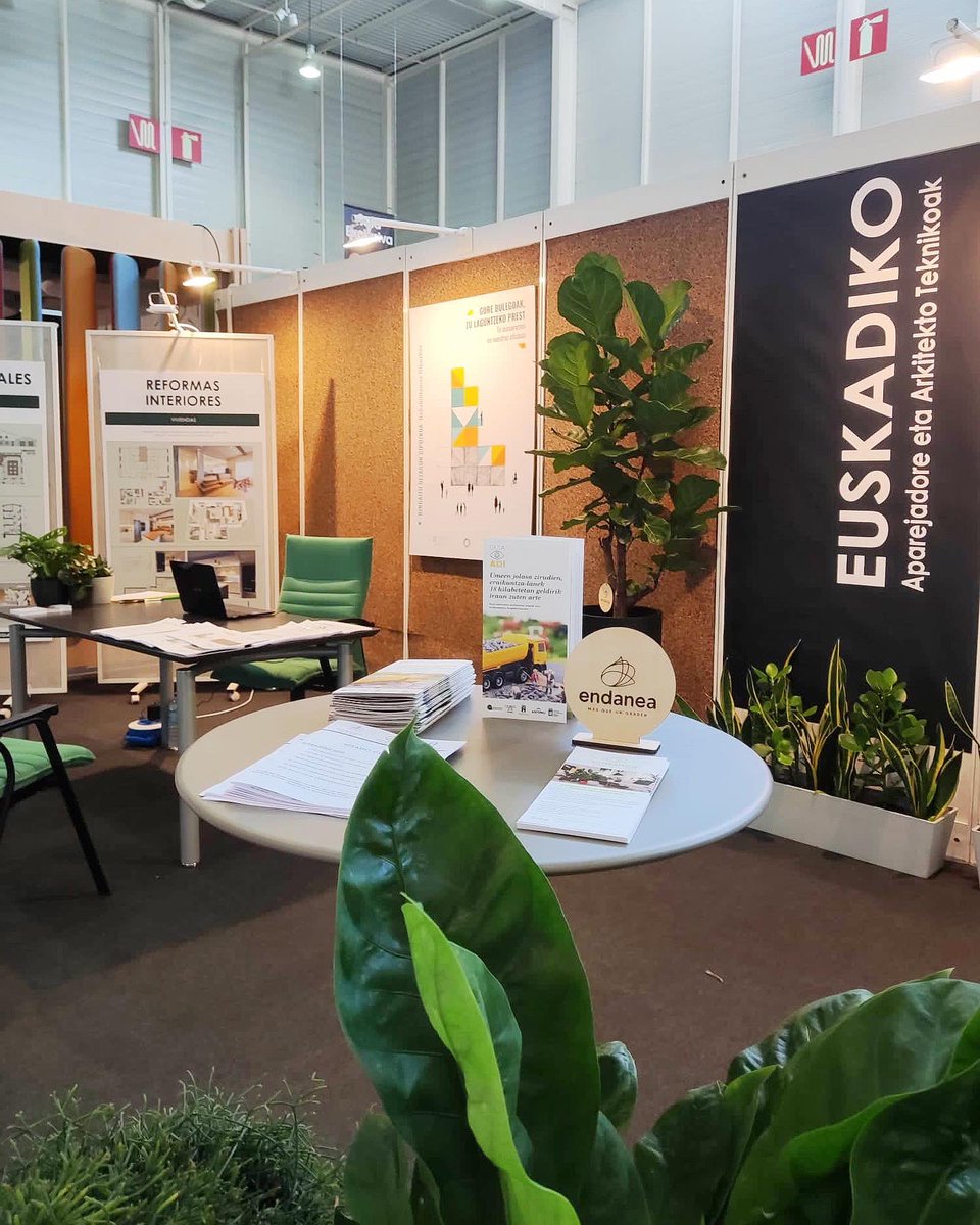 COAATG's tweet photo. [cast] 🔊Desde hoy hasta el jueves el Gabinete y la #OficinadeRehabilitación estarán en @FicobaFundazioa para participar en @feriadip_adip 
📅18,19 y 20 de octubre 
⏱De 10:00 a 20:00 horas. 
🔗https://t.co/Za75MtuiuG
🪴 Gracias a @Endanea por su colaboración. ¡Os esperamos! https://t.co/M0ccPbB6qv