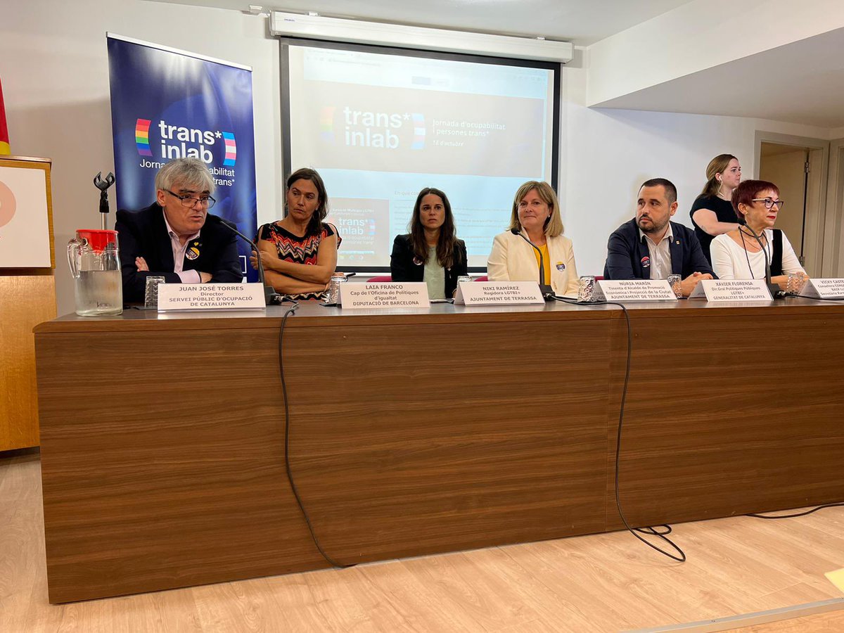 ocupaciocat's tweet photo. 🏳️⚧️ El director del #SOC, @JJtorreslopez, dona la benvinguda als assistents a la jornada #TransInLab a Terrassa, @TrsOcupacio.
✊🏼 L'acte, organitzat per la #XarxaMunicipisLGTBI+ de Catalunya, dona a conèixer la realitat del col·lectiu de persones #trans en l'àmbit #laboral. https://t.co/RsGfgyTxng