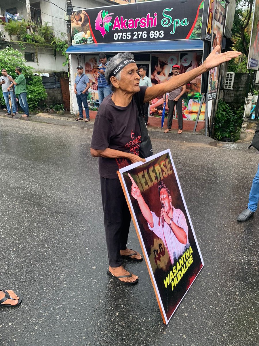amnestysasia's tweet photo. Sri Lanka: @amnesty is on the ground today observing the protest at Kelaniya. Hundreds of protesters have gathered to demand the release of student demonstrators detained under the #PTA. https://t.co/OyuJlEXFVj