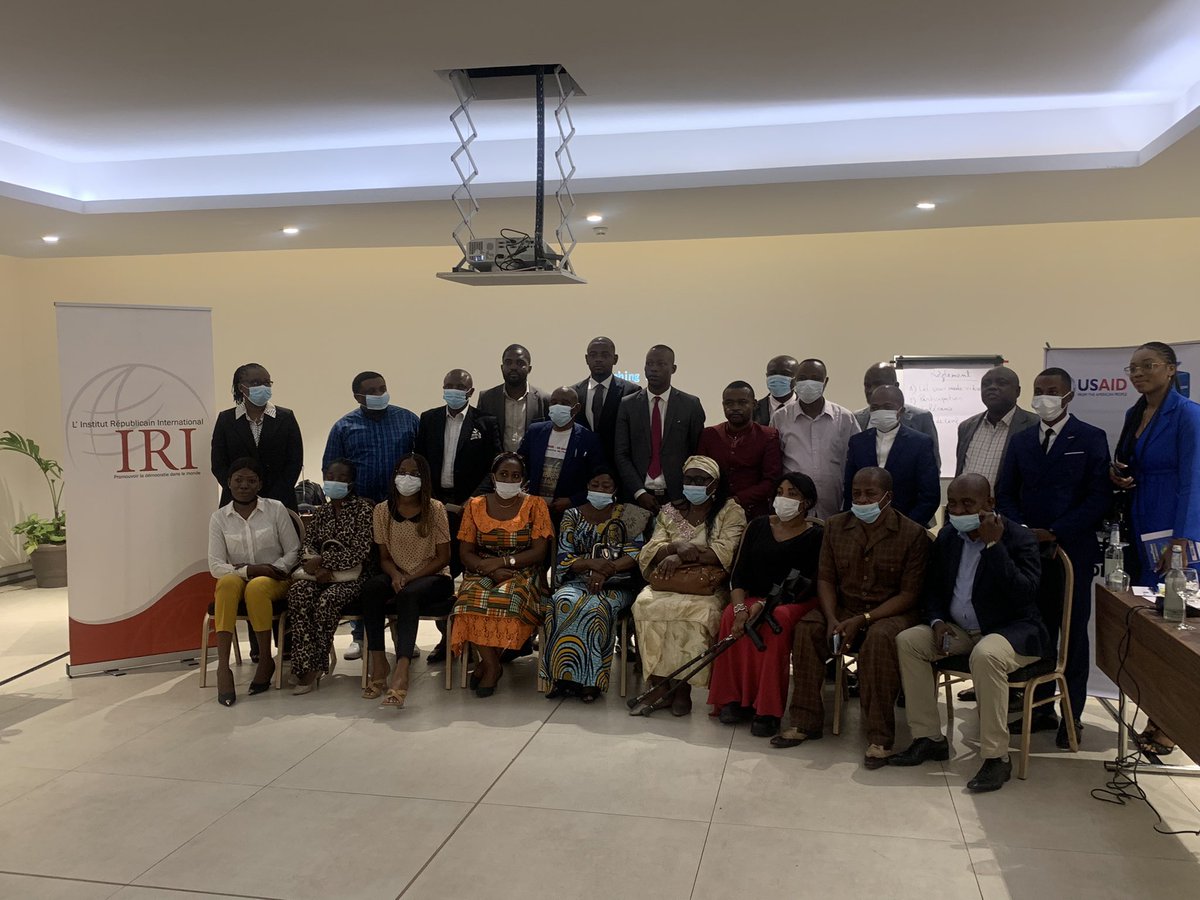 m_mubembe's tweet photo. le ronde sur “les outils de sensibilisation pour les élections de 2023”. Un des points important à retenir de cette activité est l’enrôlement des congolais de l’étranger avec 5 pays pilotes:
L’Afrique du Sud,la France, la Belgique, le Canada,les USA,@CyrilleEbotoko,@andretambwe4 https://t.co/d7uHqItBsJ