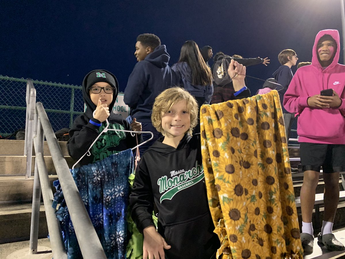 LOVElikeJJ's tweet photo. Thank you to Mason Intermediate’s Team Insoire for raising $2205 for LOVE like JJ! They made fleece tie blankets to sell at last Friday’s home football game.
Well done kiddos!! 💙💙
#lovelikejj #kidsmakeadifference #randomactsofkindnes #jjs11thbirthday https://t.co/NFShSWpuxB