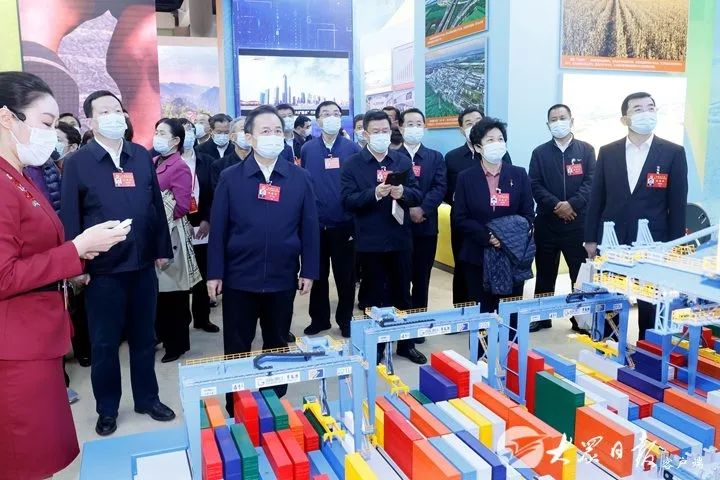 TouchShandong's tweet photo. Delegates from #Shandong province to the 20th #NationalCongress of the Communist Party of #China visited the achievement #exhibition themed "Forging Ahead in the New Era" in #Beijing. #CPC #Shandongstory #shandongimplement https://t.co/lRhGanPfSd