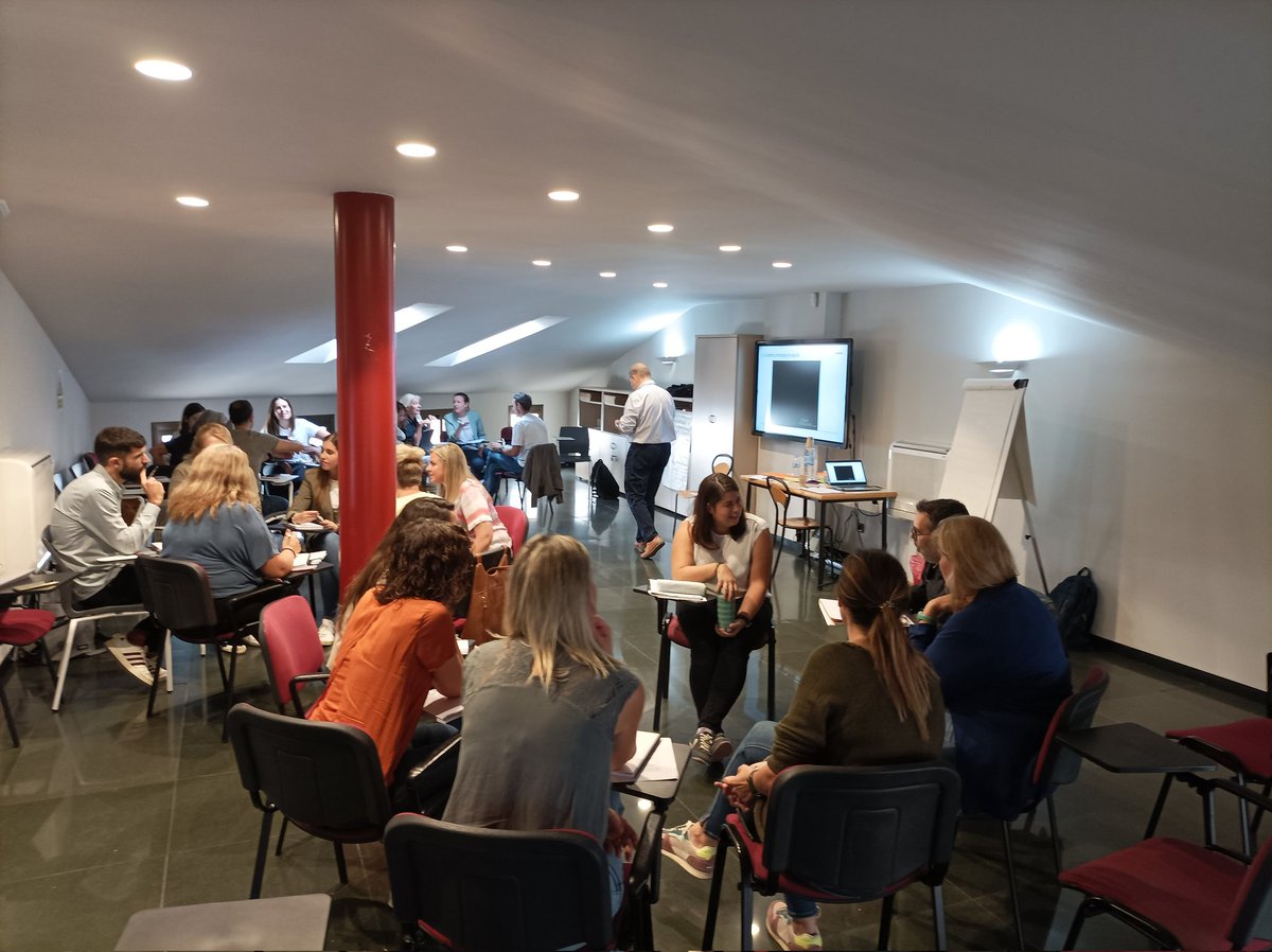 Comença el curs "Gestió estratègica i lideratge d'equips directius" #formacio #escolesAEC <a href="/ClaudioDrapkin/">Claudio Drapkin</a> #agrescat