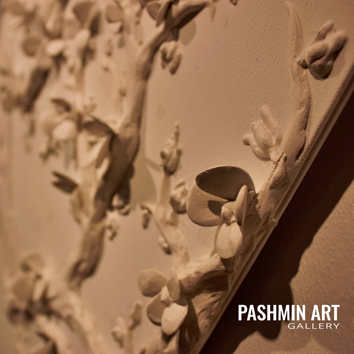 "Jeder Baum ist einzigartig in Form, Wachstum und Rinde. Auch die Blätter und Blüten sind  unterschiedlich jede für sich." 
Bis 29.10.22 bei PashminArt <a href="/roteRonia/">roteRonia</a>

#kunstgalerie #kunstliebe #kunstevent #art #gallery #artlovers #hamburg #pashminartgallery #exhibition