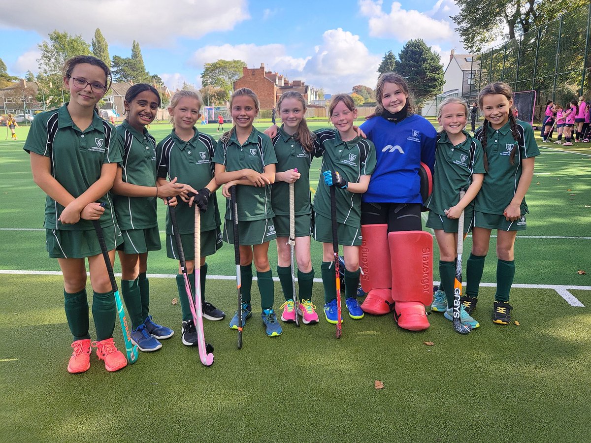 KESPreparatory's tweet photo. Our U11A hockey team had a fantastic time representing Stroud at Cheltenham College last week at the IAPS Regionals. They were placed 3rd in their group and made it through to the Plate competition. Well done Stroudies!
#StroudSport #StroudCollaboration #ForeverUndaunted https://t.co/KlpPs8xx1S