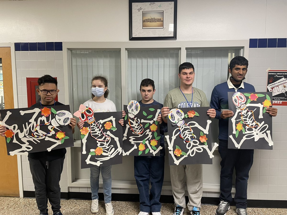 Celebrating Fall holidays!Halloween &amp;&amp; Dia De Los Muertos!  #halloween #diadelosmuertos #AutismAwareness #artattheh #theregional <a href="/BravermanHHS/">Jeremy Braverman-Howell HS Principal</a>