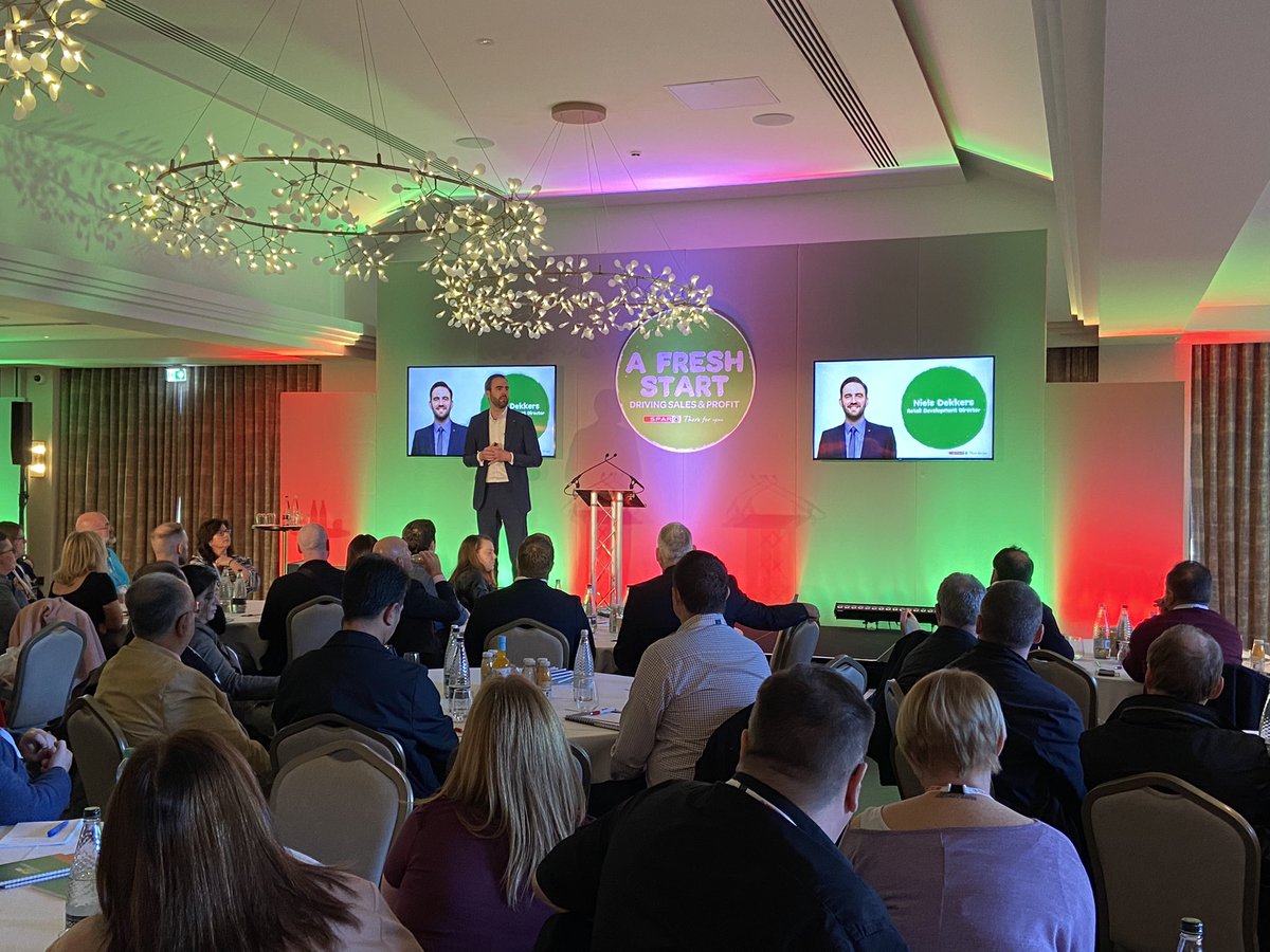 SPARNorthEng's tweet photo. Our independents continue to get comprehensive business updates at our ‘A Fresh Start’ Retailer Event 2022…
Retail Development Director Niels Dekkers is now running through retail initiatives and marketing updates.
@SPARintheUK #SPAR #JamesHall #ThereForYou #SPARDSAP https://t.co/L77EHawRDb