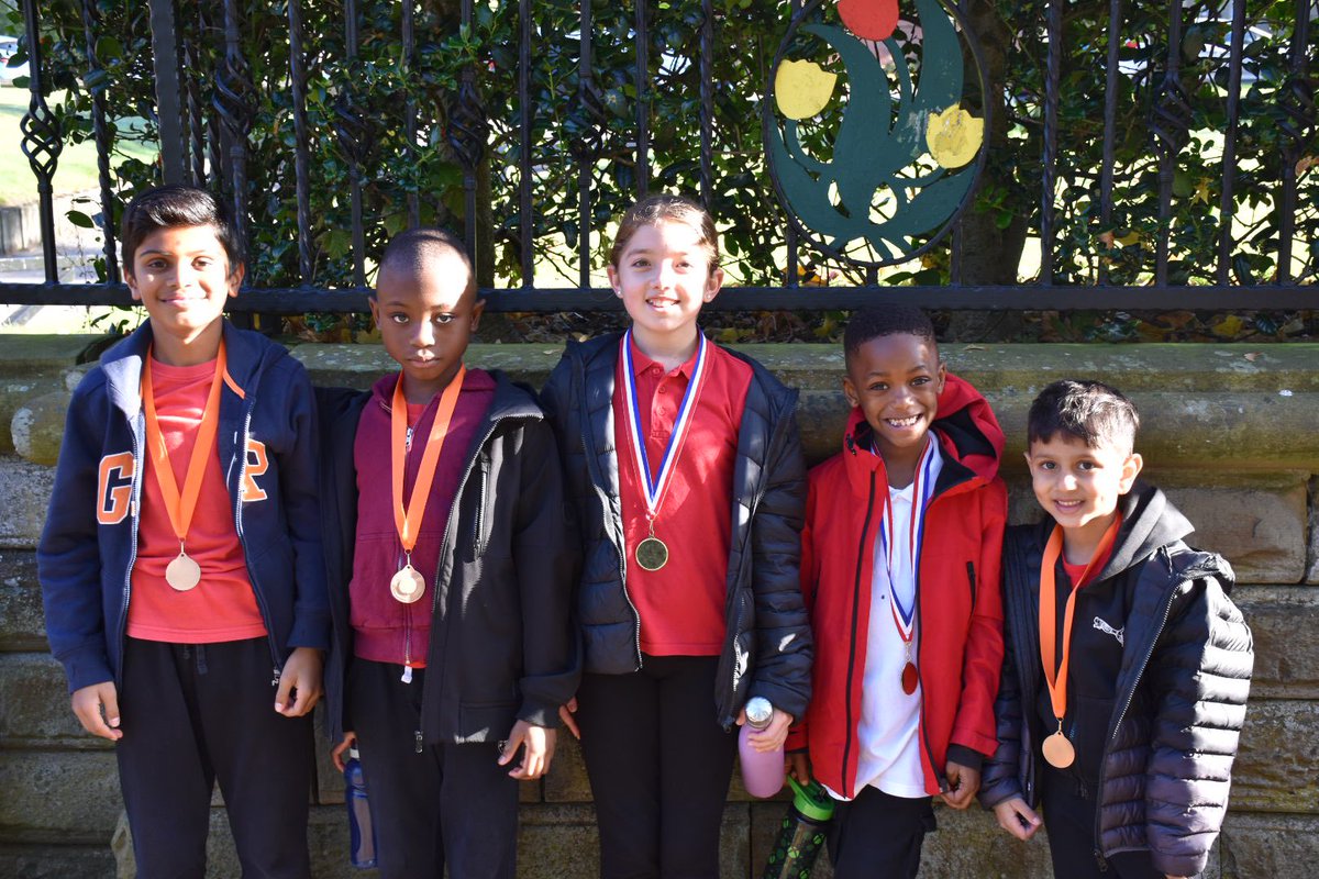 lyndhurstpe's tweet photo. What a wonderful performance from these guys today! Year 2 🏅, Year 3/4 boys 🏅, Year 5/6 boys 🏅Overall 🥈. Great effort and more to come 😀 @OACoaching @OldhamPledge @Hathershaw_PE https://t.co/pQeYZqeaI4