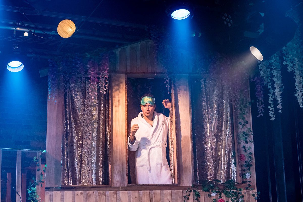 Wakey Wakey …..  Love’s Labour’s Lost has opened - book your seats at uniontheatre.biz #lsmtlove