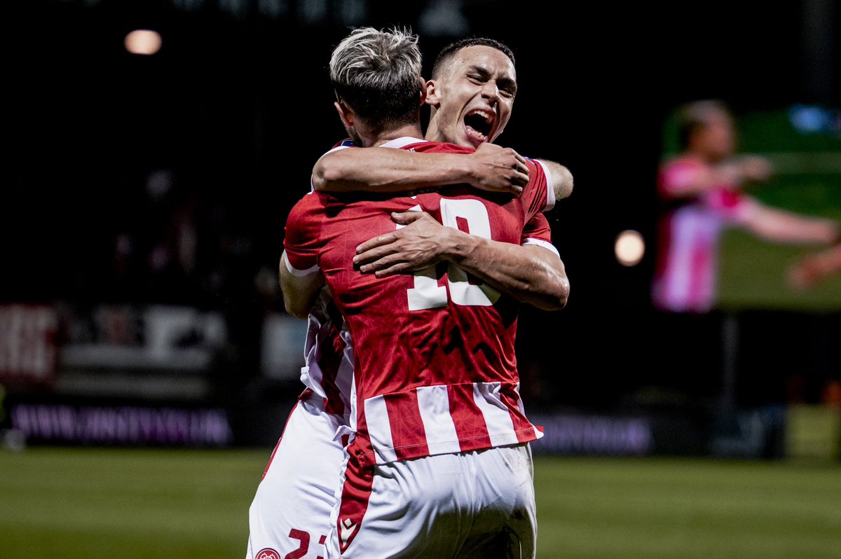 1885vibes's tweet photo. Stort tillykke til Bakiz og Sander med pladsen på ugens hold i Superligaen 💫🔥 #SuperAaB 

📸: https://t.co/p660mwkMjr https://t.co/DPHWYoSm3r