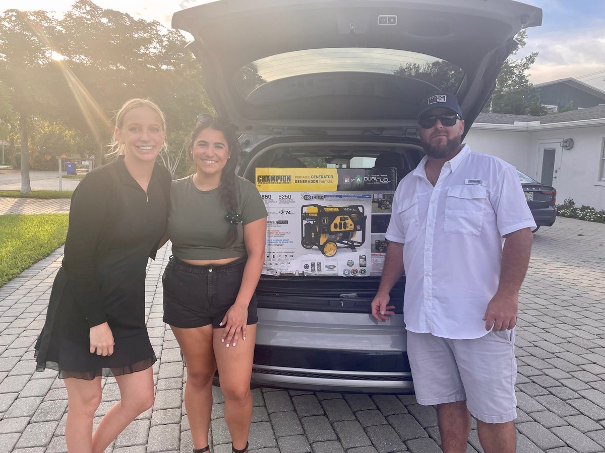 valerieshousefl's tweet photo. We were able to meet with a Naples family over the weekend who still doesn't have power. We are so thankful to @TrinityCommericialGroup for providing us with the generators to help our community.  

#HurricaneIan #GrievingEverything #CommunitySupport #thankyou https://t.co/OjqO9v27WK