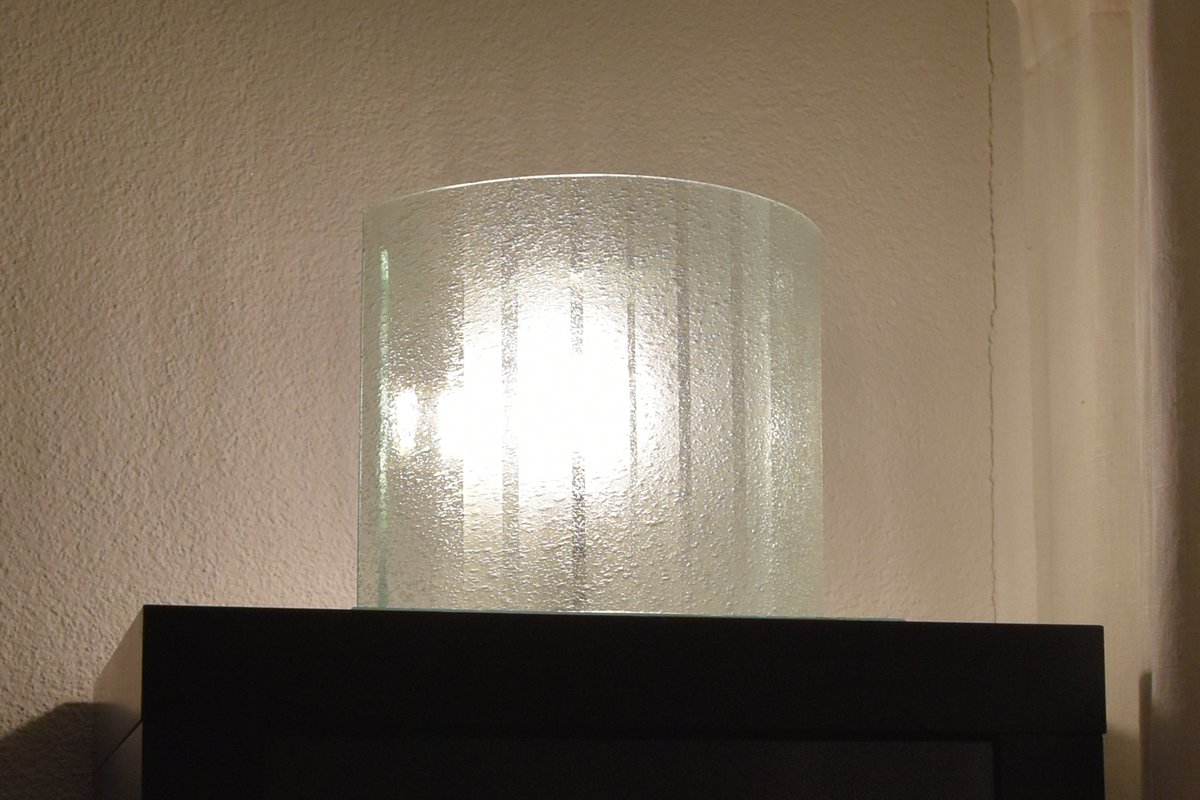 #Lampen auch mit klarem #Glas. Die Lufteinschlüsse im mundgeblasenem #Echtantikglas erzeugen spielerische #Lichtreflektionen.
glas-art.ch

Lampe #12 shop.glas-art.ch/produkt/lampe-…