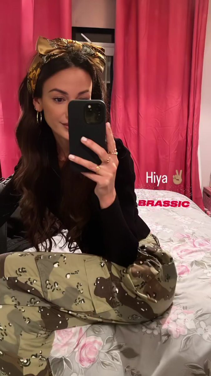 Michelle Keegan shared this pic via her Instagram Story on October 16, 2022.